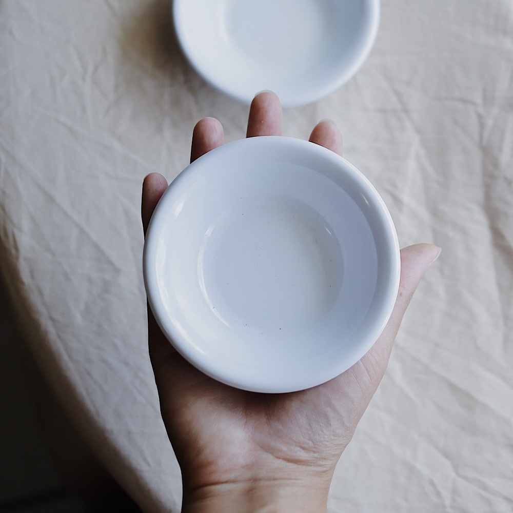 Sauce and dip dishes